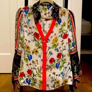 Floral Alice and Olivia blouse with bell sleeves